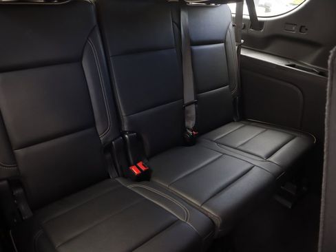 Used 2021 GMC Yukon XL SLT image 28