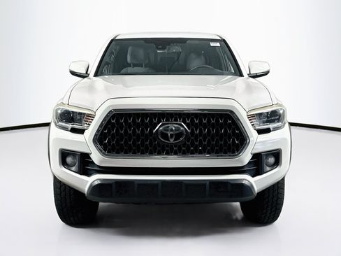 Used 2019 Toyota Tacoma TRD Off-Road RWD image 2