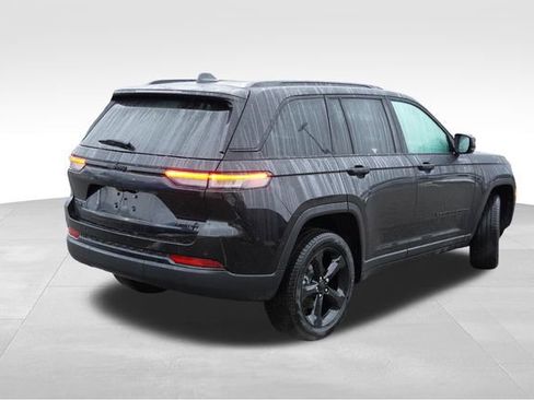 New 2025 Jeep Grand Cherokee Limited w/ Black Appearance Package AWD/4WD image 3