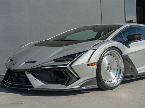 Used 2024 Lamborghini Revuelto image 21