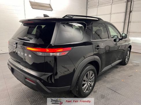 Used 2025 Nissan Pathfinder SV FWD image 9
