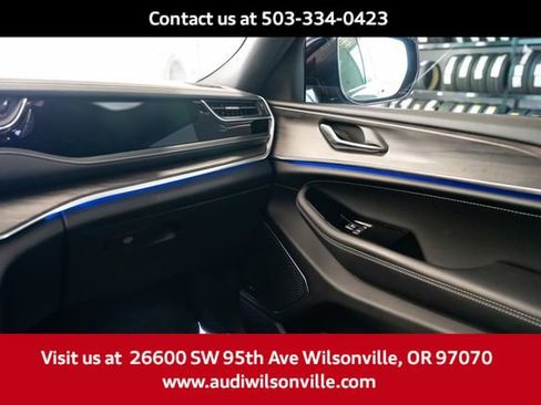 Used 2023 Jeep Grand Cherokee Overland AWD/4WD image 11