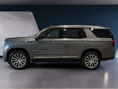 Used 2021 GMC Yukon Denali w/ Denali Premium Package image 4