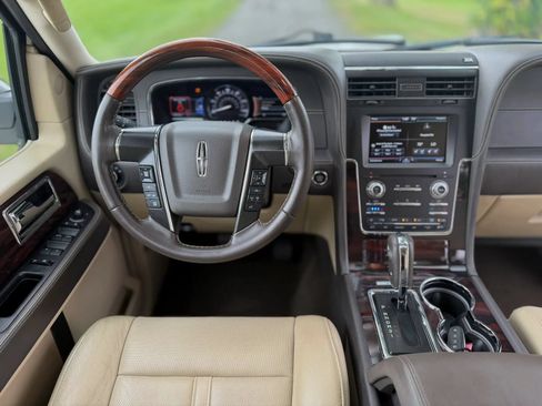 Used 2015 Lincoln Navigator L 4WD w/ Equipment Group 101A Reserve image 63