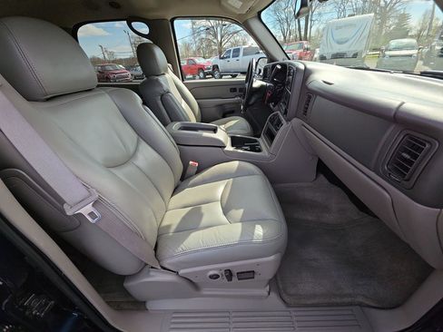 Used 2004 Chevrolet Tahoe LT w/ LT Preferred Equipment Group image 8