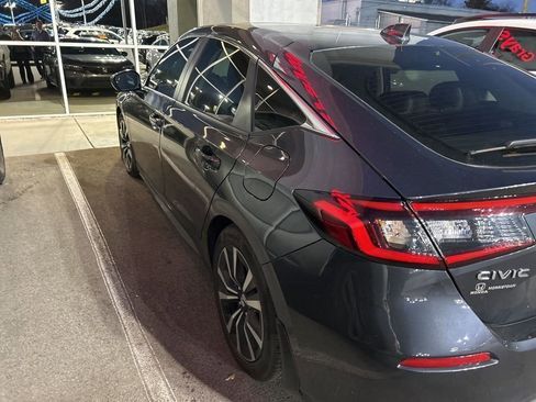 Used 2024 Honda Civic EX-L image 4