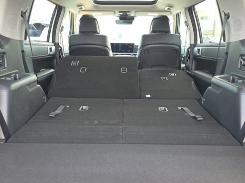 Certified 2025 Hyundai Santa Fe Limited FWD image 30