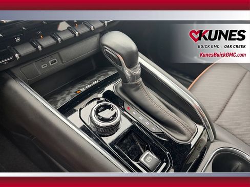 Used 2024 GMC Canyon AT4 w/ AT4 Premium Package AWD/4WD image 29