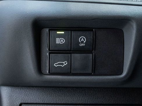 Used 2024 Toyota Highlander LE image 17