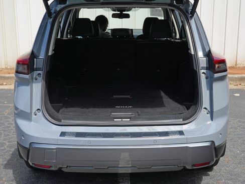 Used 2024 Nissan Rogue SL AWD/4WD image 9