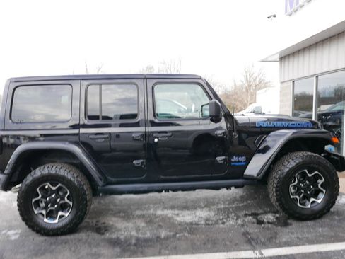 Used 2021 Jeep Wrangler Unlimited Rubicon 4xe w/ Cold Weather Group AWD/4WD image 3