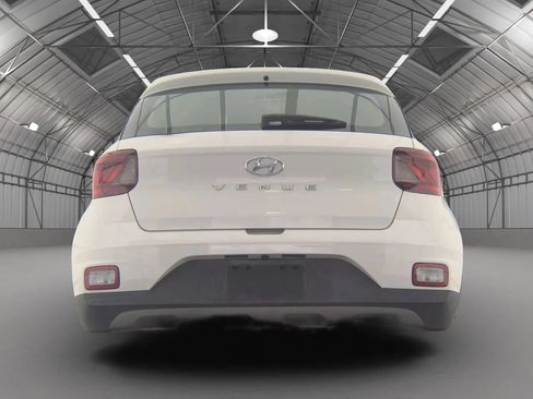 Used 2026 Hyundai Venue SE FWD image 25