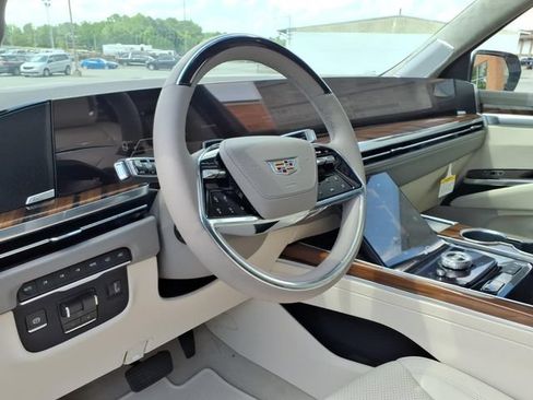 New 2026 Cadillac Escalade Platinum Sport w/ LPO, ONYX Package AWD/4WD image 11