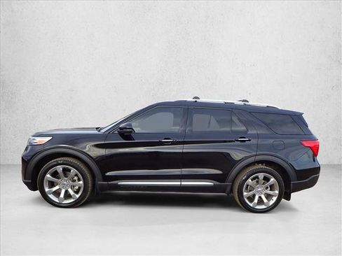 Used 2020 Ford Explorer Platinum w/ Premium Technology Package image 2