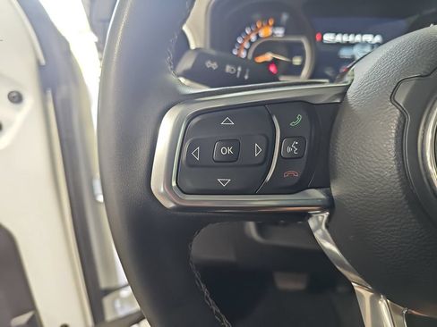 Used 2025 Jeep Wrangler Unlimited Sahara AWD/4WD image 16