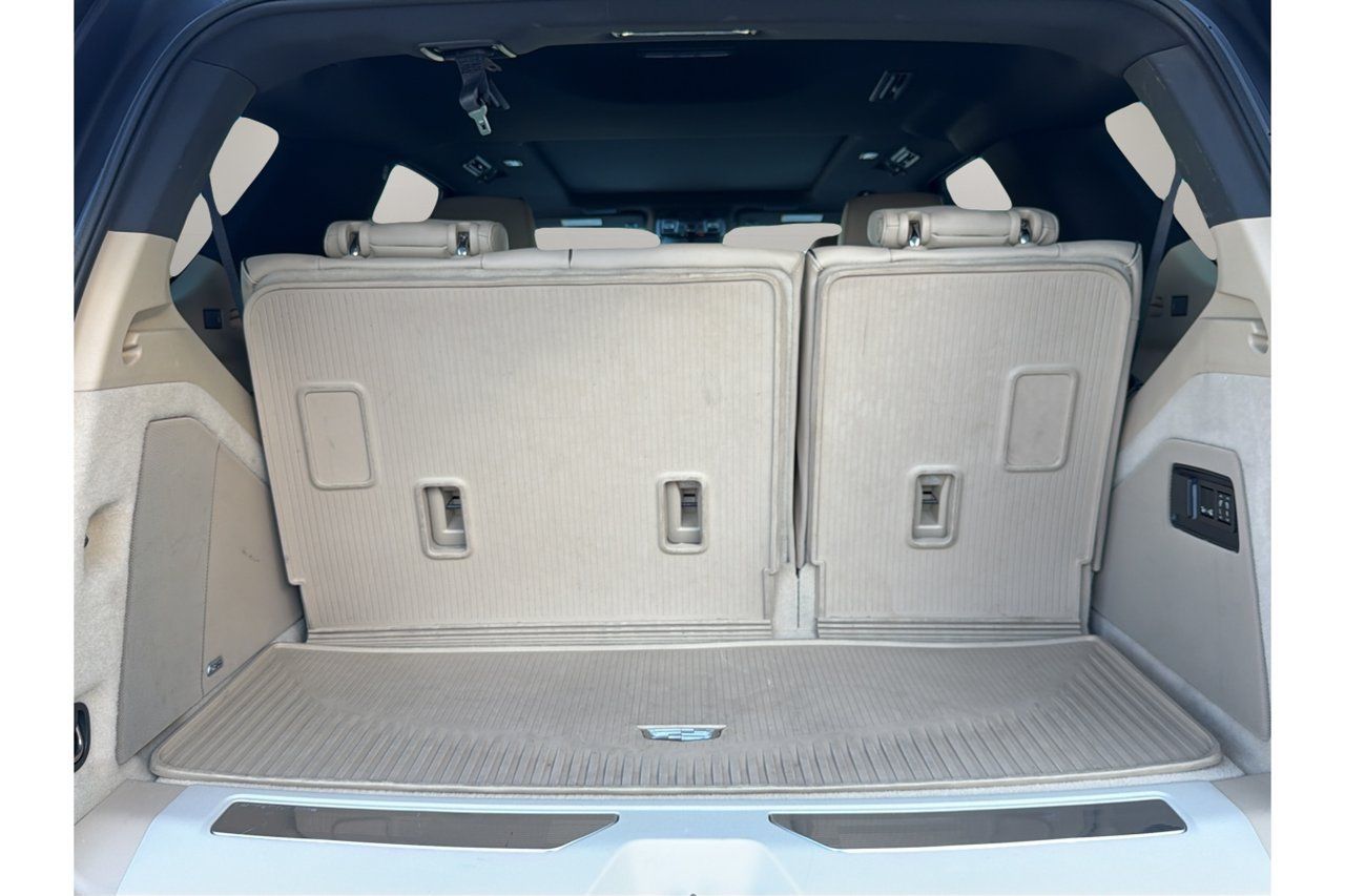 Certified 2023 Cadillac Escalade Premium Luxury RWD image 17