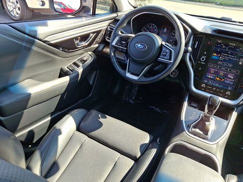 Used 2021 Subaru Outback Limited image 15