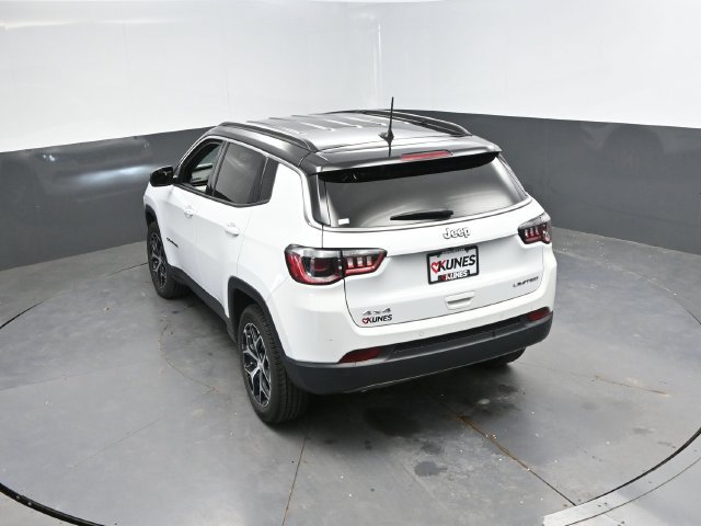 Used 2024 Jeep Compass Limited AWD/4WD image 41