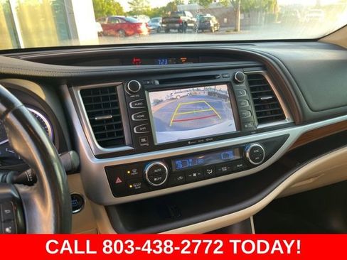 Used 2019 Toyota Highlander Limited image 24
