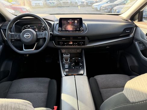 Used 2023 Nissan Rogue SV FWD image 16