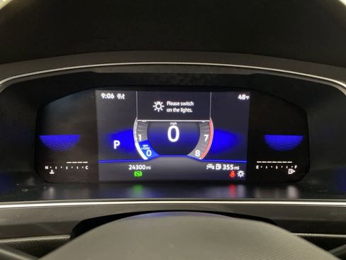 Used 2022 Volkswagen Tiguan SE image 28