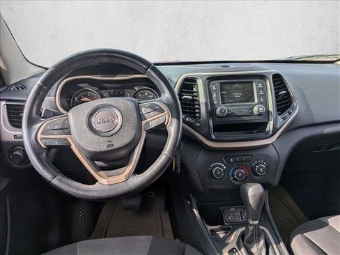 Used 2016 Jeep Cherokee Altitude image 13