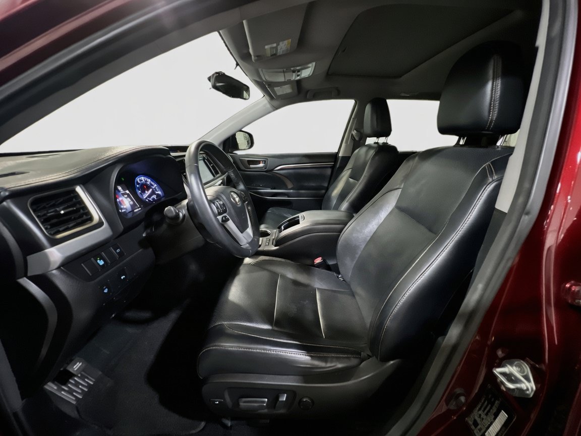 Used 2016 Toyota Highlander Limited AWD/4WD image 15