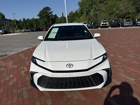 Used 2025 Toyota Camry SE w/ Convenience Package FWD image 31