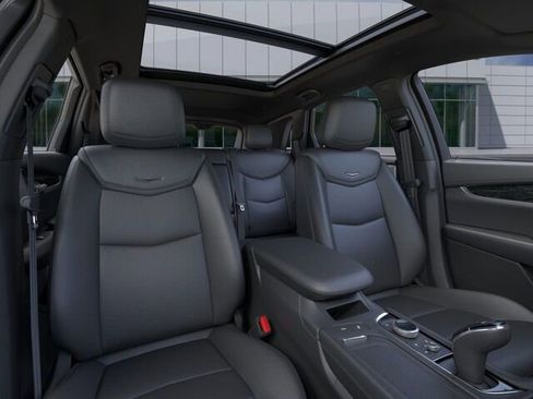 New 2025 Cadillac XT5 Premium Luxury w/ LPO, Floor Liner Package image 16