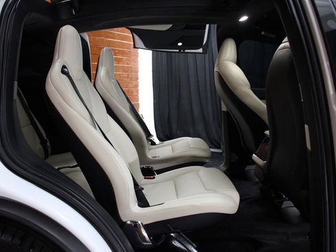 Used 2023 Tesla Model X image 13