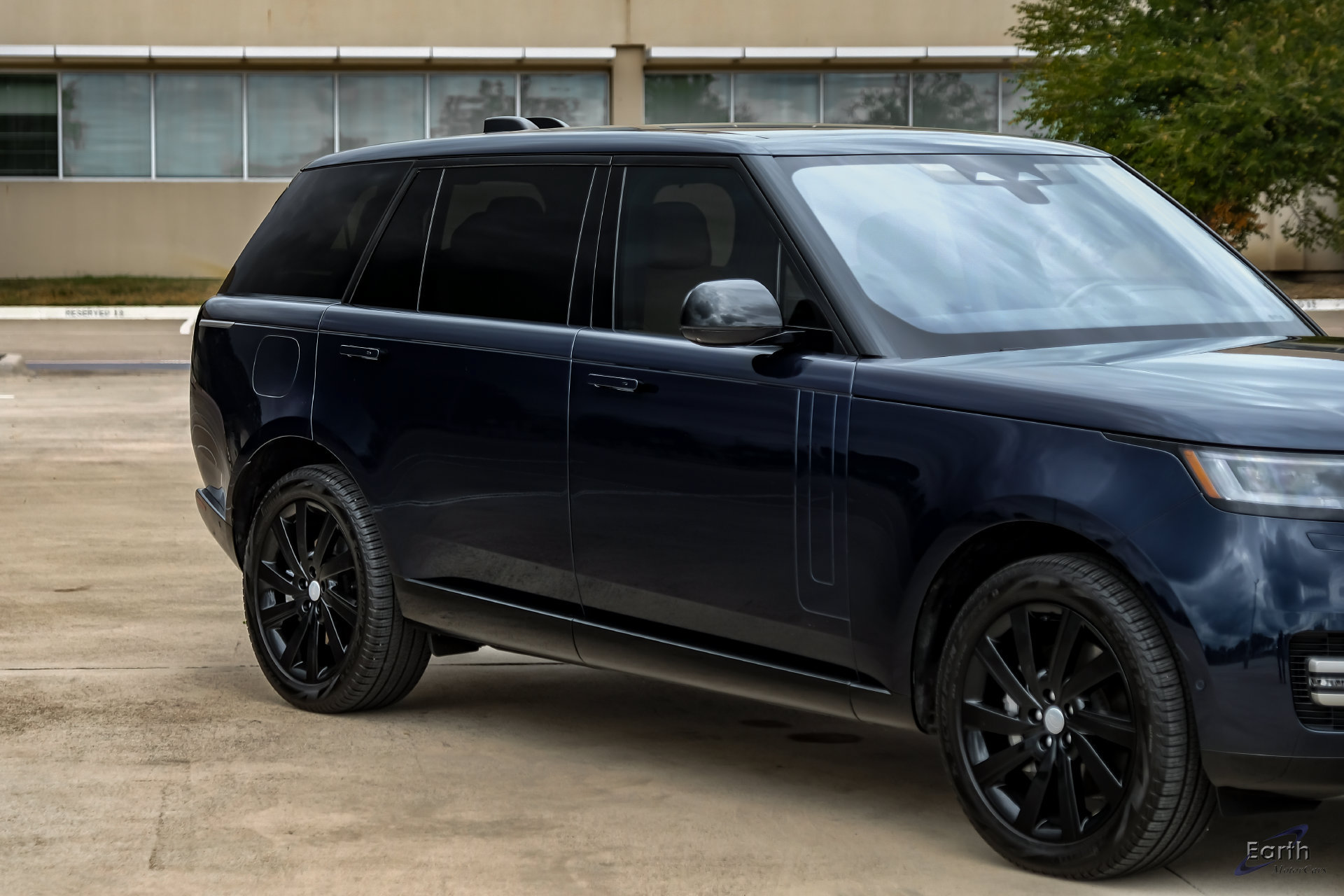 Used 2023 Land Rover Range Rover Long Wheelbase SE AWD/4WD image 25