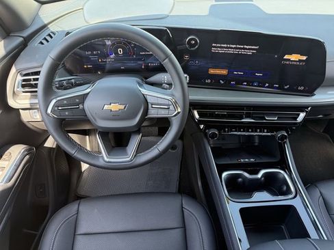 New 2026 Chevrolet Traverse LT image 11