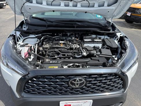 Used 2023 Toyota Corolla Cross LE w/ Moonroof Package AWD/4WD image 33