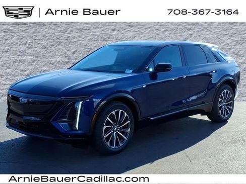 New 2026 Cadillac Lyriq Sport w/ LPO, Floor Liner Package AWD/4WD image 10