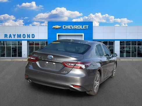 Used 2024 Toyota Camry XLE w/ Navigation Package FWD image 3