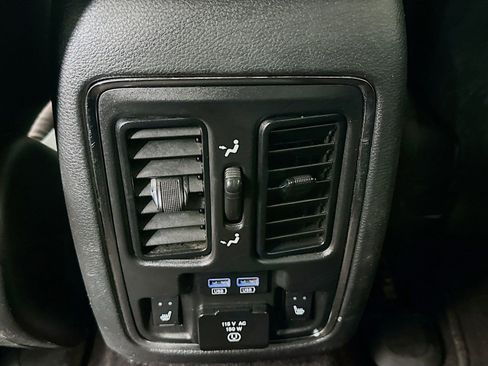 Used 2018 Jeep Grand Cherokee Limited AWD/4WD image 26