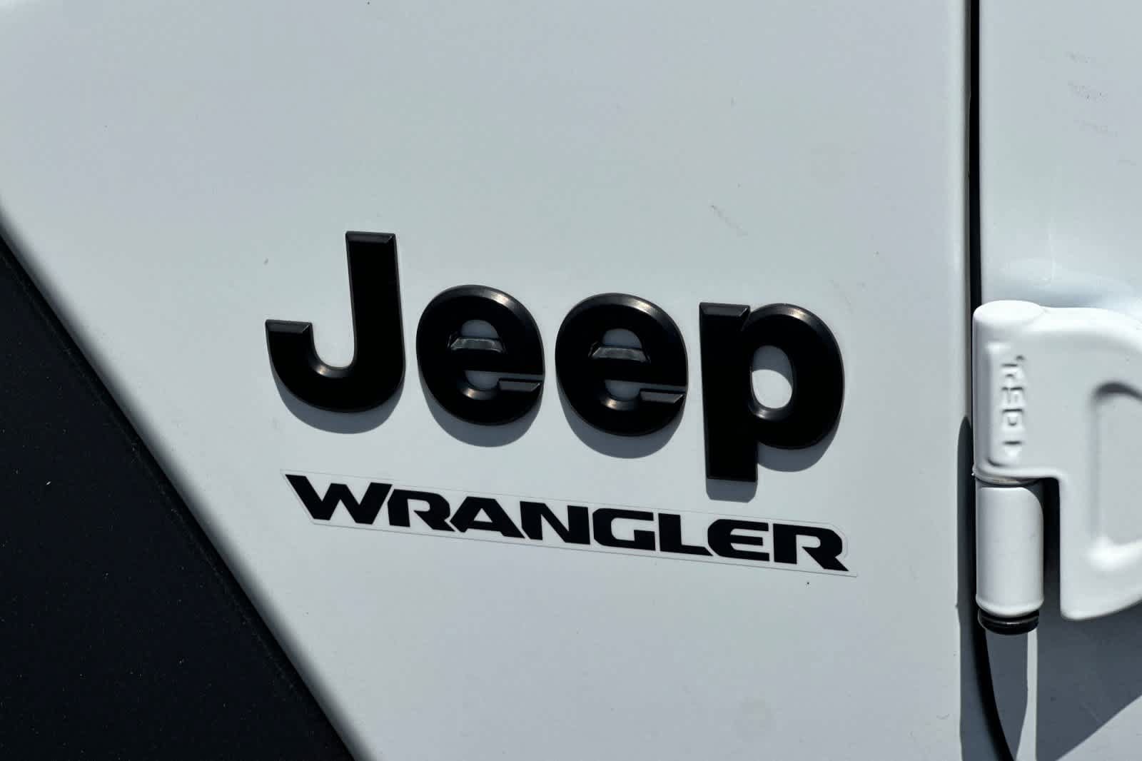 Used 2022 Jeep Wrangler Sport AWD/4WD image 30
