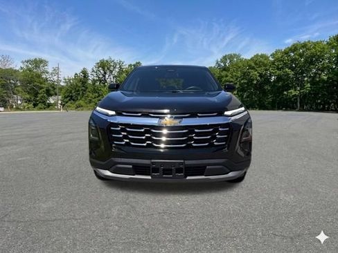 Used 2025 Chevrolet Equinox LT AWD/4WD image 3