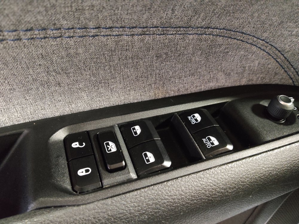 Used 2023 Jeep Compass Latitude AWD/4WD image 27