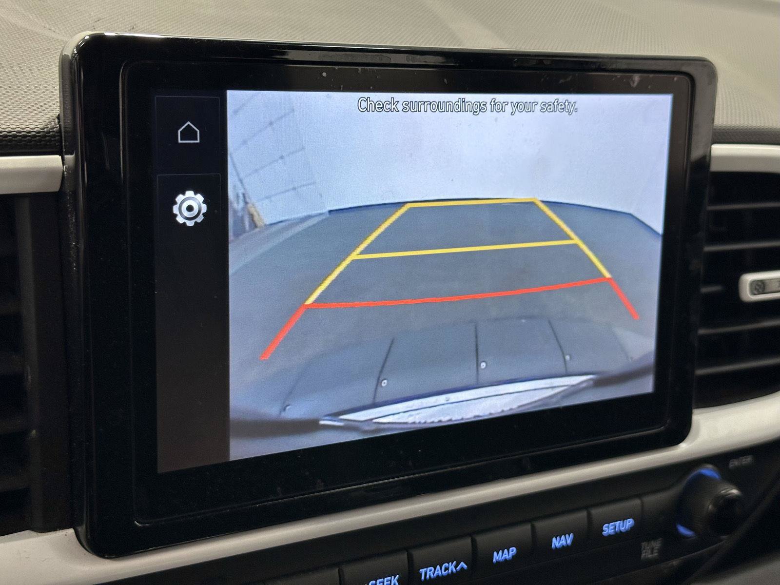 Used 2022 Hyundai Venue Limited FWD image 22