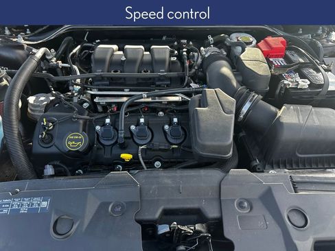 Used 2019 Ford Taurus SEL image 21