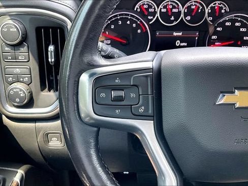 Used 2022 Chevrolet Silverado 1500 LT AWD/4WD image 20