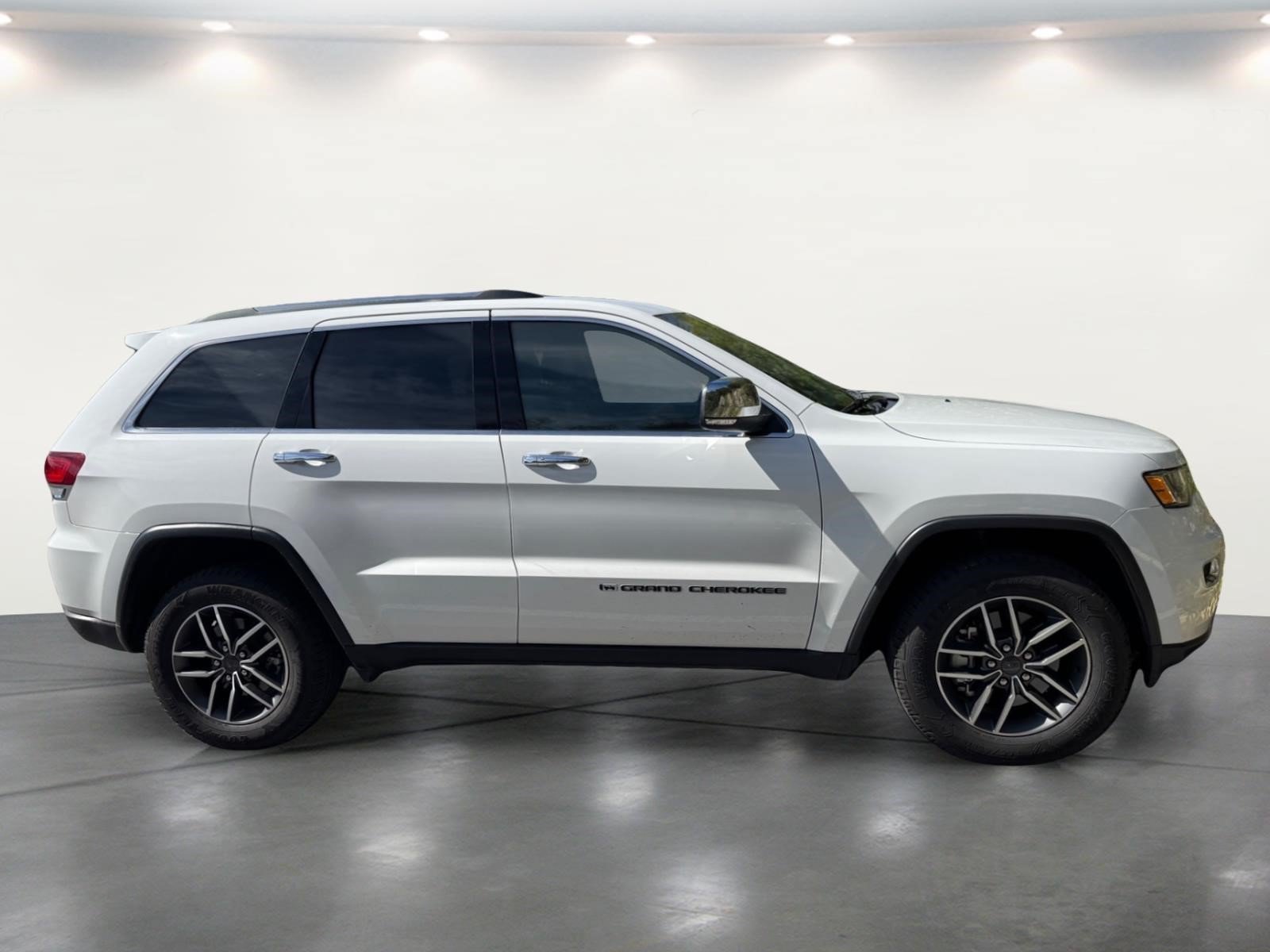 Used 2022 Jeep Grand Cherokee Limited AWD/4WD image 23