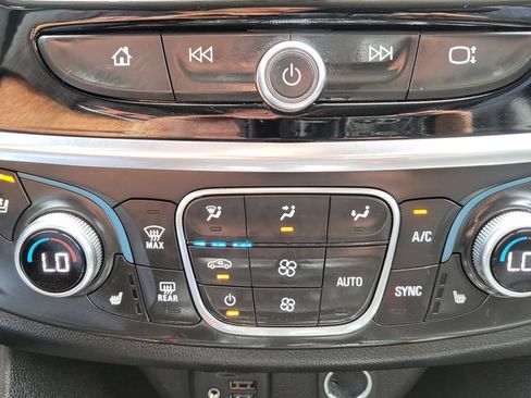 Used 2020 Chevrolet Traverse Premier w/ LPO, Floor Liner Package FWD image 36