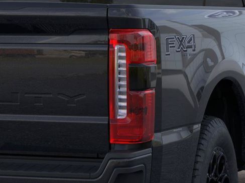 New 2026 Ford F250 Lariat w/ Black Appearance Package AWD/4WD image 23