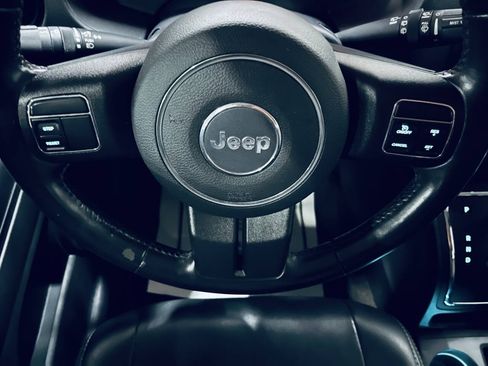 Used 2016 Jeep Patriot High Altitude FWD image 33
