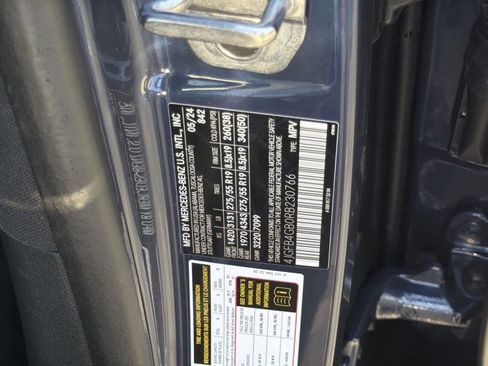 Used 2024 Mercedes-Benz GLE 450e 4MATIC image 9