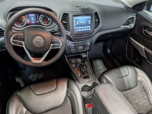 Used 2022 Jeep Cherokee Latitude w/ Sun & Sound Group AWD/4WD image 10