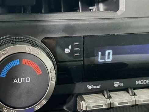 Certified 2024 Toyota Tacoma TRD Off-Road AWD/4WD image 21