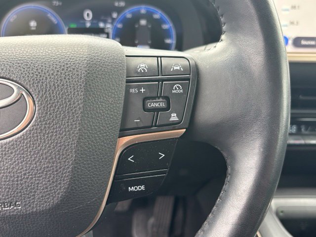 Used 2023 Toyota Crown AWD/4WD image 17